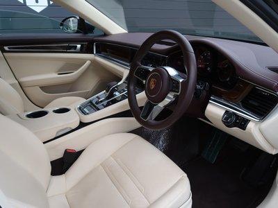 PORSCHE PANAMERA - 5