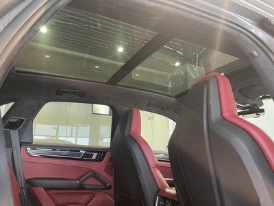 صورة 9 لـ 2021 Porsche CAYENNE