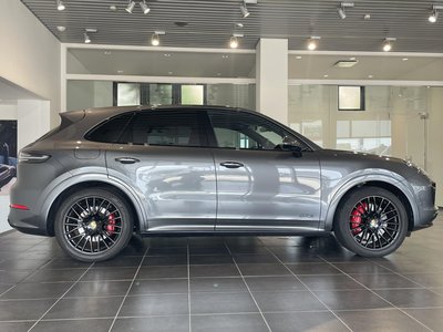صورة 5 لـ 2021 Porsche CAYENNE