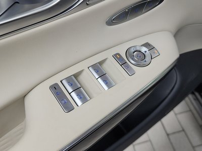 2024 Genesis GV70 thumbnail 29
