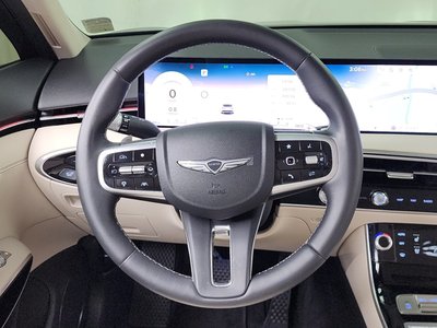 2024 Genesis GV70 thumbnail 19