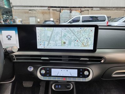 2023 Genesis GV60 — миниатюра 18