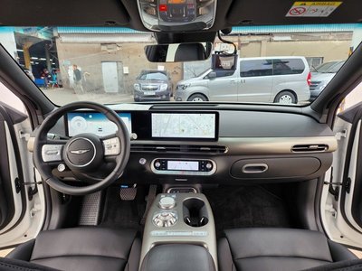 2023 Genesis GV60 — миниатюра 11