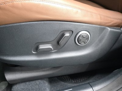 2021 Genesis GV70 — миниатюра 17