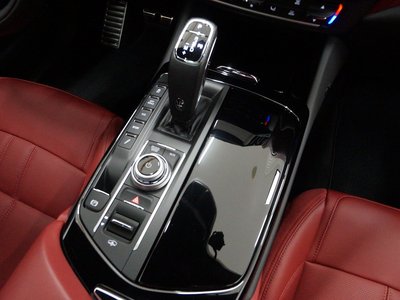 صورة مصغرة 12 لـ 2022 Maserati LEVANTE