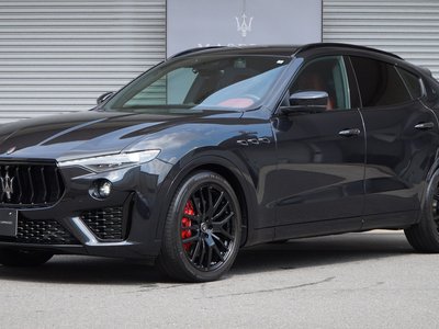 2022 Maserati LEVANTE photo 1