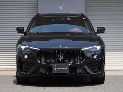 2022 Maserati LEVANTE photo 8