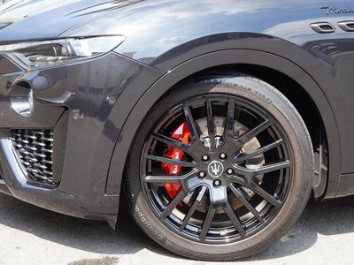 2022 Maserati LEVANTE photo 9