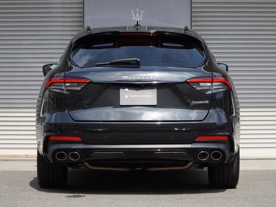 2022 Maserati LEVANTE photo 6