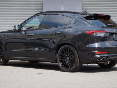 2022 Maserati LEVANTE photo 5