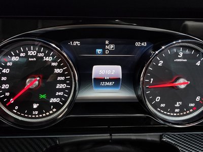 MERCEDES-BENZ E-CLASS - 8