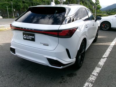 صورة 4 لـ 2023 Lexus RX