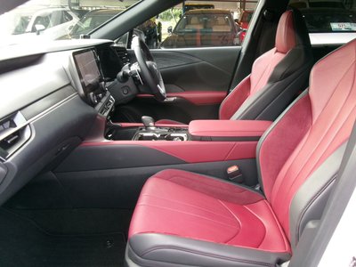 صورة مصغرة 42 لـ 2023 Lexus RX