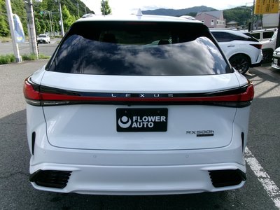 صورة 7 لـ 2023 Lexus RX
