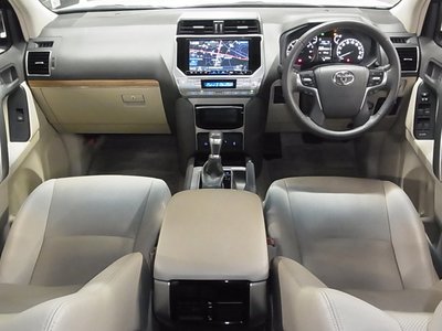 TOYOTA LAND CRUISER PRADO - 7