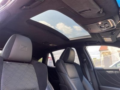 صورة 3 لـ 2019 Lexus LS