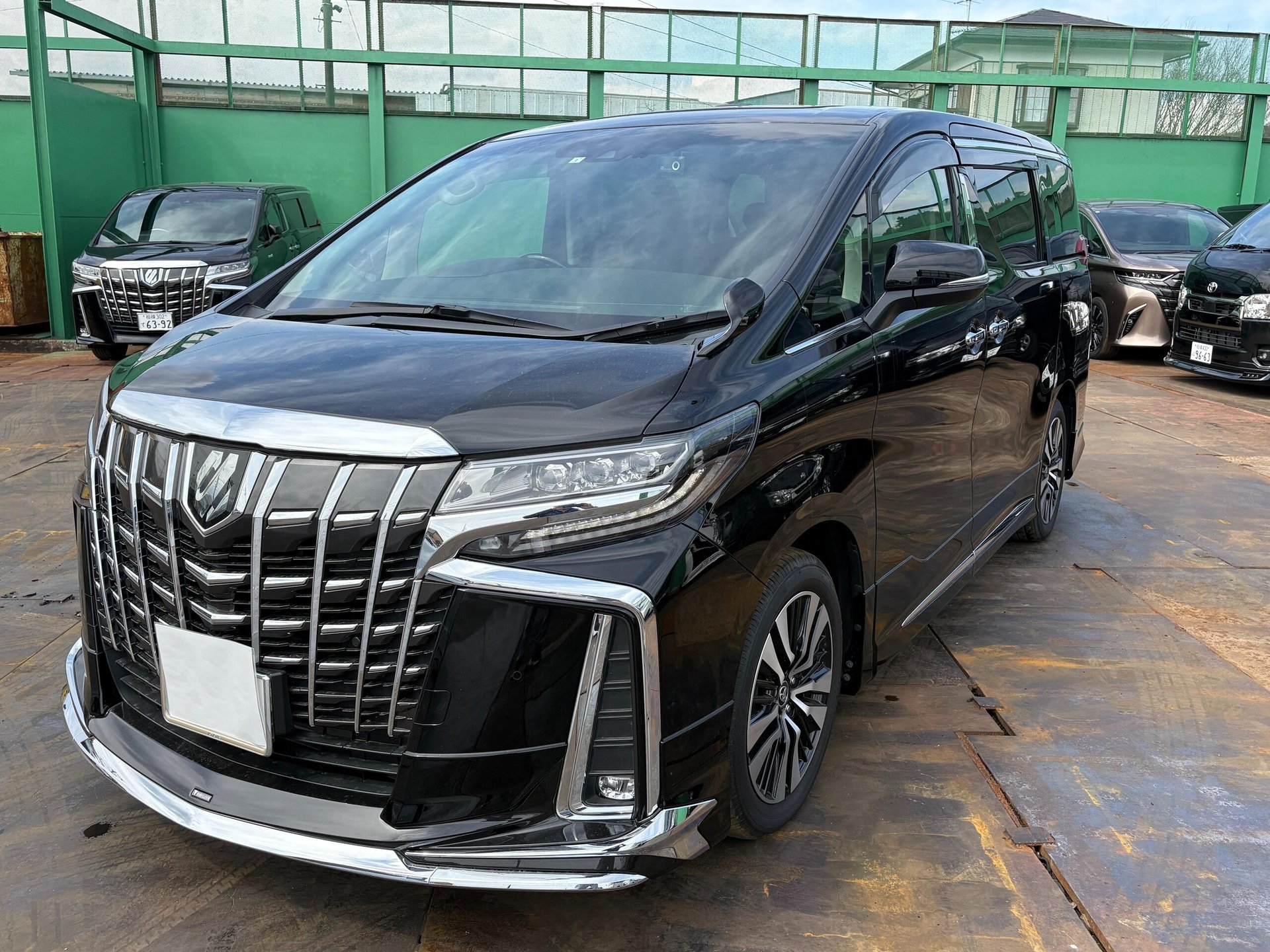 TOYOTA ALPHARD - View 1