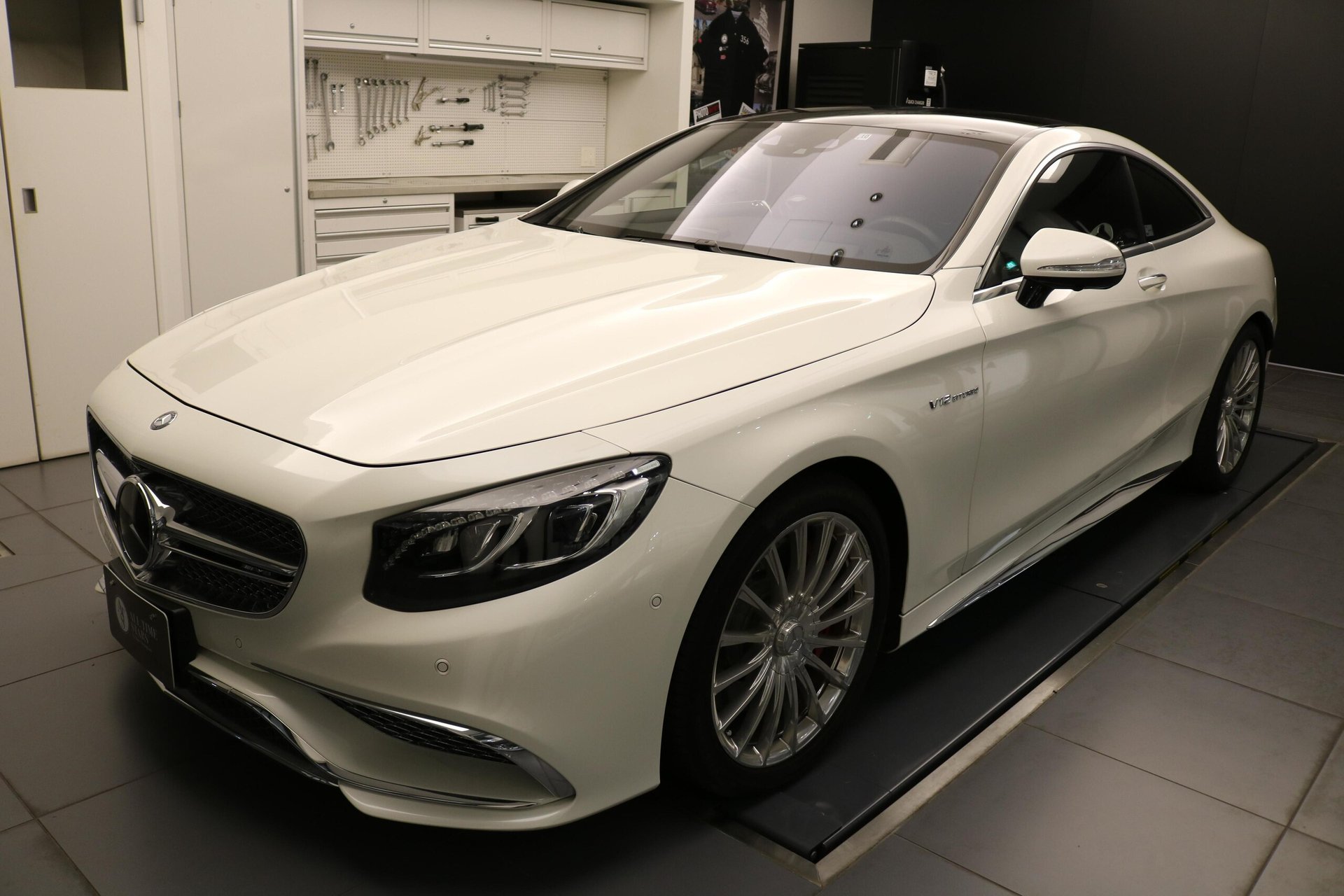 MERCEDES-BENZ S-CLASS AMG - View 1