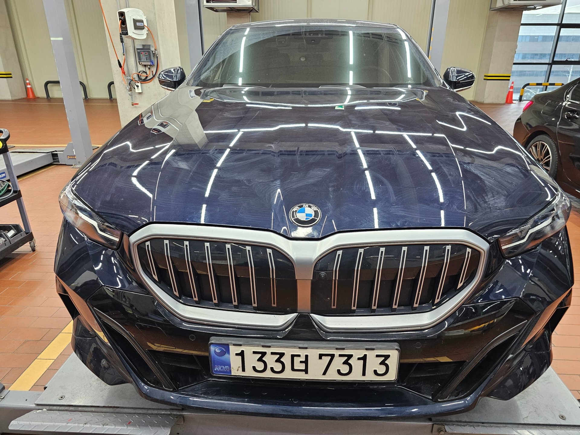 BMW 5 SERIES - View 1