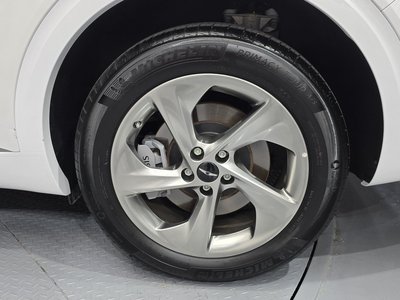 2024 Genesis GV70 photo 8