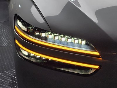 2024 Genesis GV70 photo 9