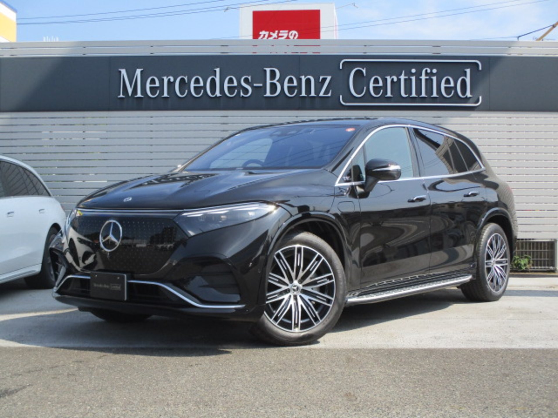 MERCEDES-BENZ EQS SUV - View 1