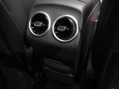 2025 Mercedes-BENZ GLB 缩略图 31