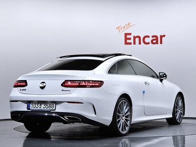 MERCEDES-BENZ E-CLASS - 4