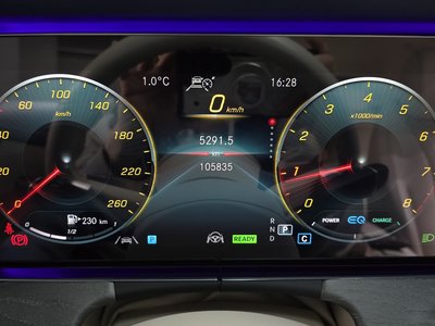 MERCEDES-BENZ E-CLASS - 8