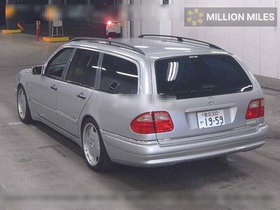 MERCEDES-BENZ E-CLASS - 2