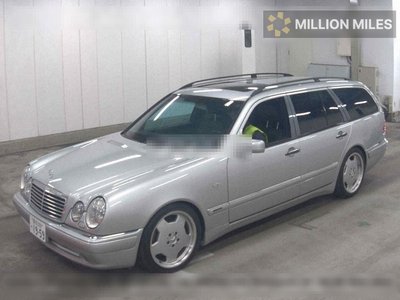 MERCEDES-BENZ E-CLASS - 4