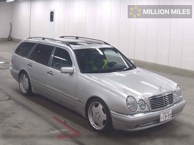 MERCEDES-BENZ E-CLASS - 1