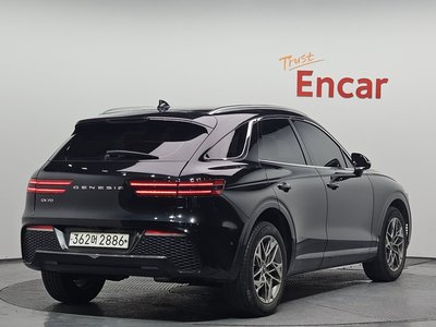 صورة 4 لـ 2021 Genesis GV70
