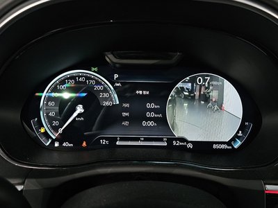 صورة 8 لـ 2021 Genesis GV70