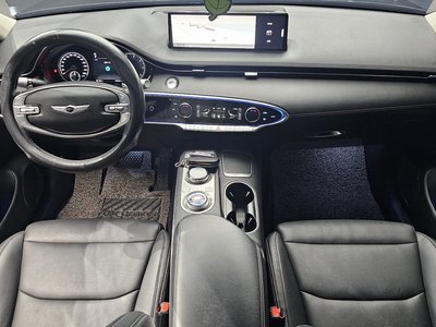 صورة 5 لـ 2021 Genesis GV70
