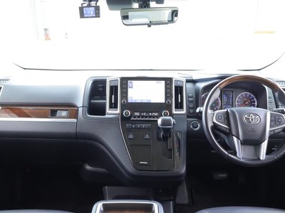 TOYOTA GRAND ACE - 7