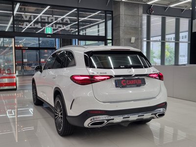 2025 Mercedes-BENZ GLC photo 7
