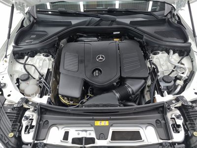2025 Mercedes-BENZ GLC photo 4