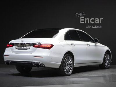 MERCEDES-BENZ E-CLASS - 4