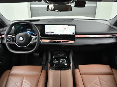 BMW 5 SERIES - 4