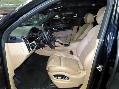 PORSCHE CAYENNE - 7