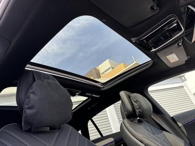 MERCEDES-BENZ EQS - 7