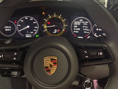 2023 Porsche 911 — миниатюра 15