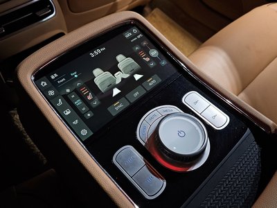 2023 Genesis G90 (RS4) thumbnail 18