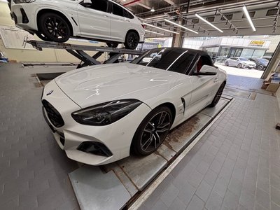 2026 BMW Z4 photo 9
