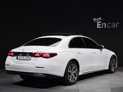 MERCEDES-BENZ E-CLASS - 4