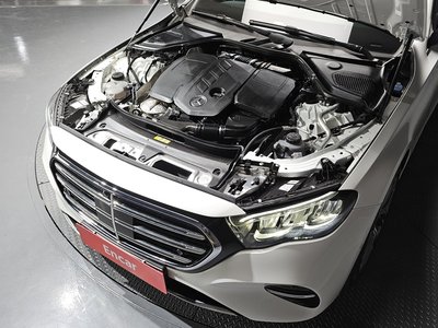 MERCEDES-BENZ E-CLASS - 7