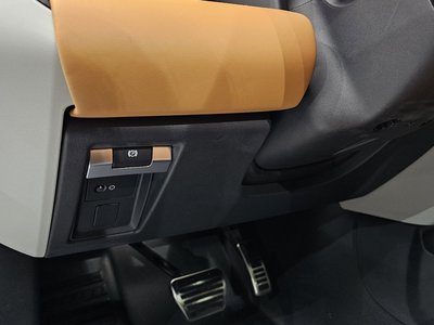 صورة مصغرة 12 لـ 2024 LAND Rover DEFENDER