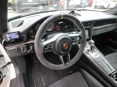 صورة 10 لـ 2016 Porsche 911