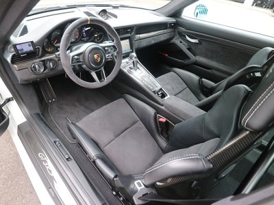 صورة 8 لـ 2016 Porsche 911